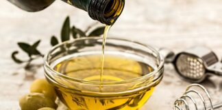Czy oliwa z oliwek wysusza skórę?